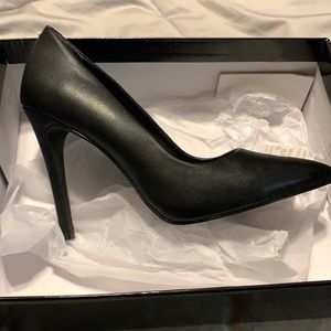 Black high heels G by guess LOS ÁNGELES